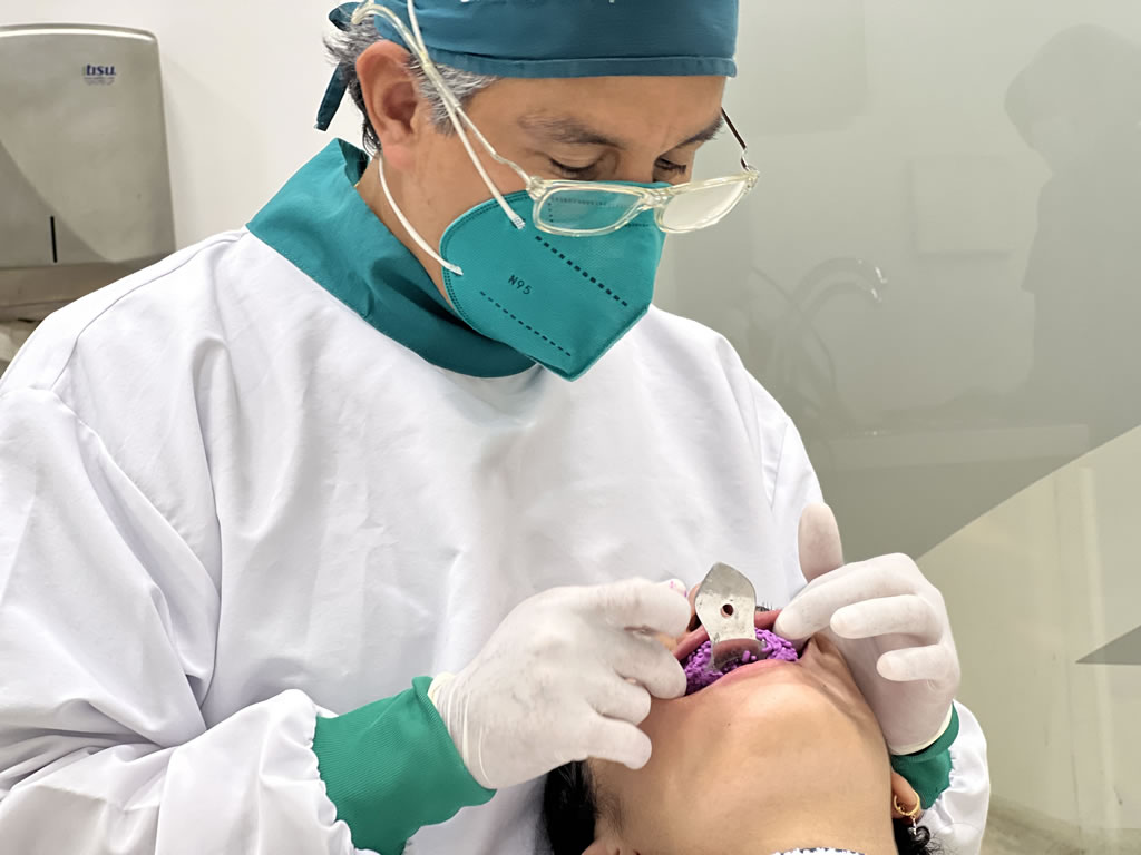 Dr. Manuel Zafra - Ortodoncista - Invisalign Doctor